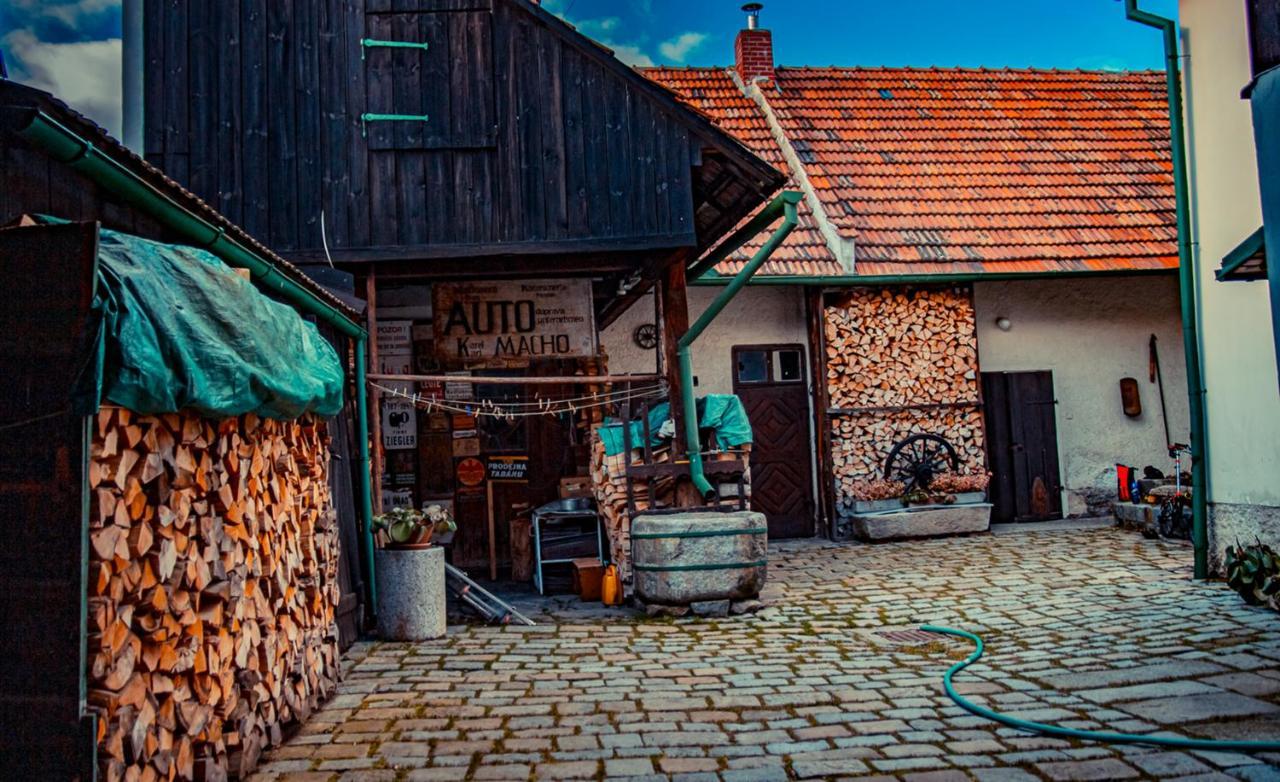 Penzion 1670 Nové Hrady Exteriör bild